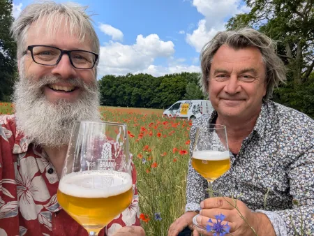 Boer Marcel van Silfhout met brouwer Dennis Lebbing